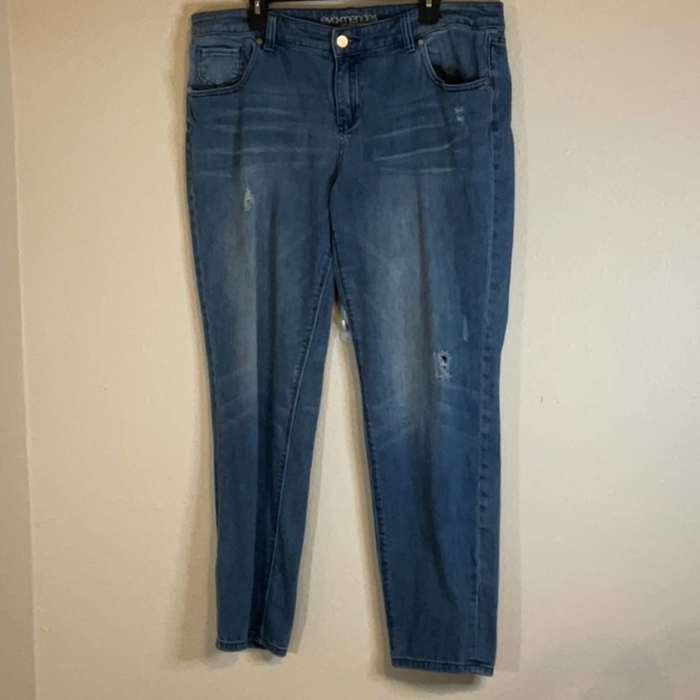 New York & Co Eve Mendes distressed straight leg blue jeans. Plus size 16.